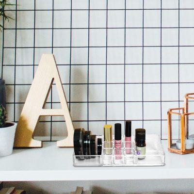 Design Cosmetic Organizer with 11 Compartments