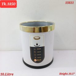This 10 liter metal dustbin is an essential addition to any household