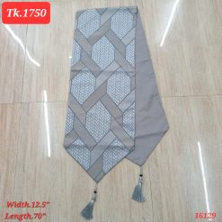 Perfect for special occasions or everyday use Expertly crafted from luxurious silk fabric, our table runner