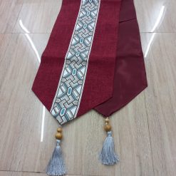 Alternative view of Perfect for formal occasions or everyday use, elevate your dining experience with this stylish addition runner