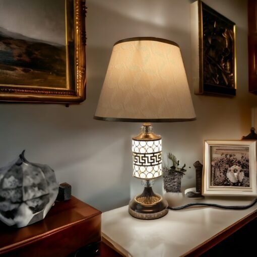 elegant geometric crystal table lamp – luxury bedside decor