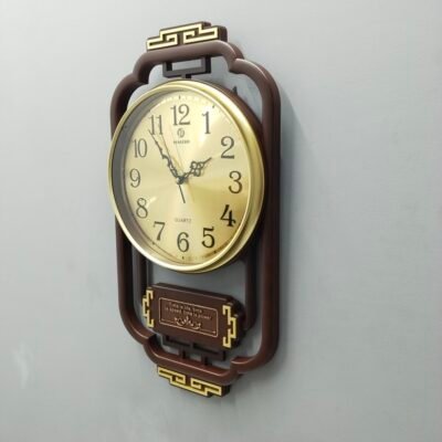 Vintage Wooden Brown and Gold Wall Clock Traditional Lattice Frame Timepiece with Motivational Quote Plate for Living Room vintage wooden brown and gold wall clock traditional lattice frame timepiece with motivational quote plate for living room