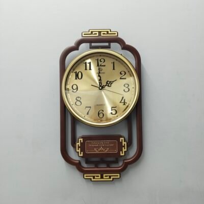 Vintage Wooden Brown and Gold Wall Clock Traditional Lattice Frame Timepiece with Motivational Quote Plate for Living Room vintage wooden brown and gold wall clock traditional lattice frame timepiece with motivational quote plate for living room