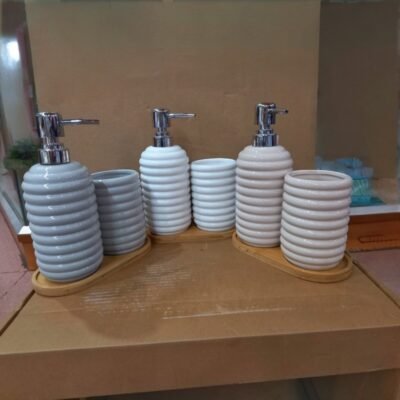 ribbed ceramic bathroom accessory set