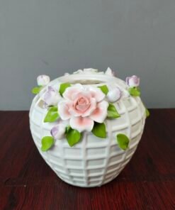 Elegant White Lattice Ceramic Flower Vase