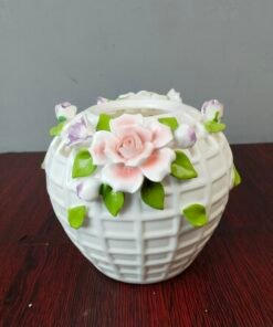 Elegant White Lattice Ceramic Flower Vase
