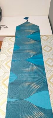 Luxury Modern Wave Jacquard Table Runner Luxury Modern Wave Jacquard Table Runner