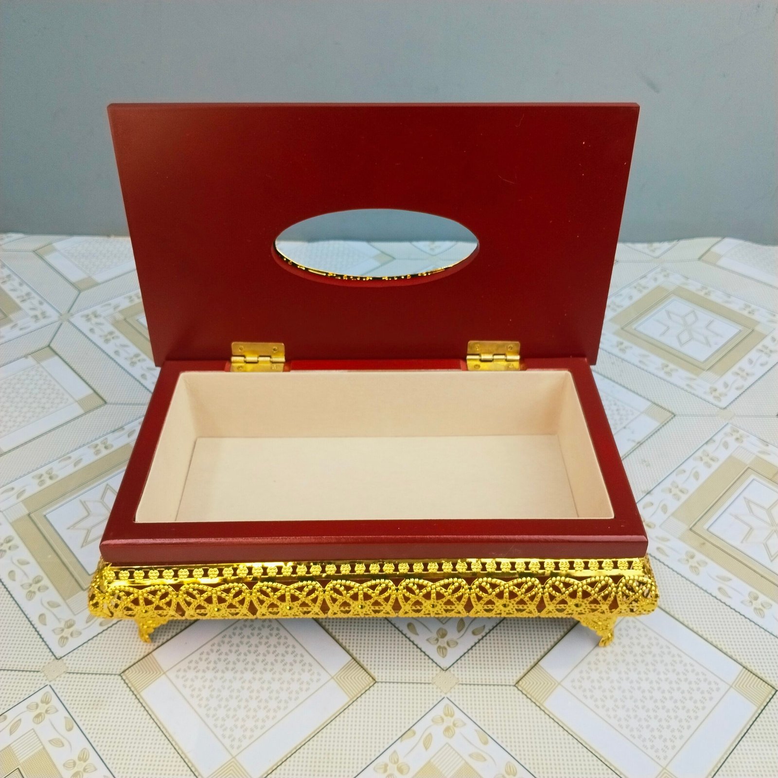 Premium Wooden Tissue Box with Ornate Gold Base & Legs Premium Wooden Tissue Box with Ornate Gold Base & Legs