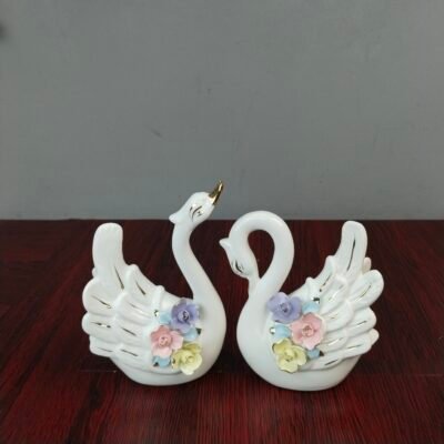 Bone China Ceramic Swan Showpiece Set