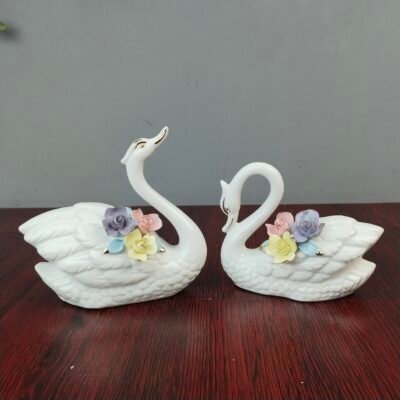 Ceramic Swan Couple Showpiece Set