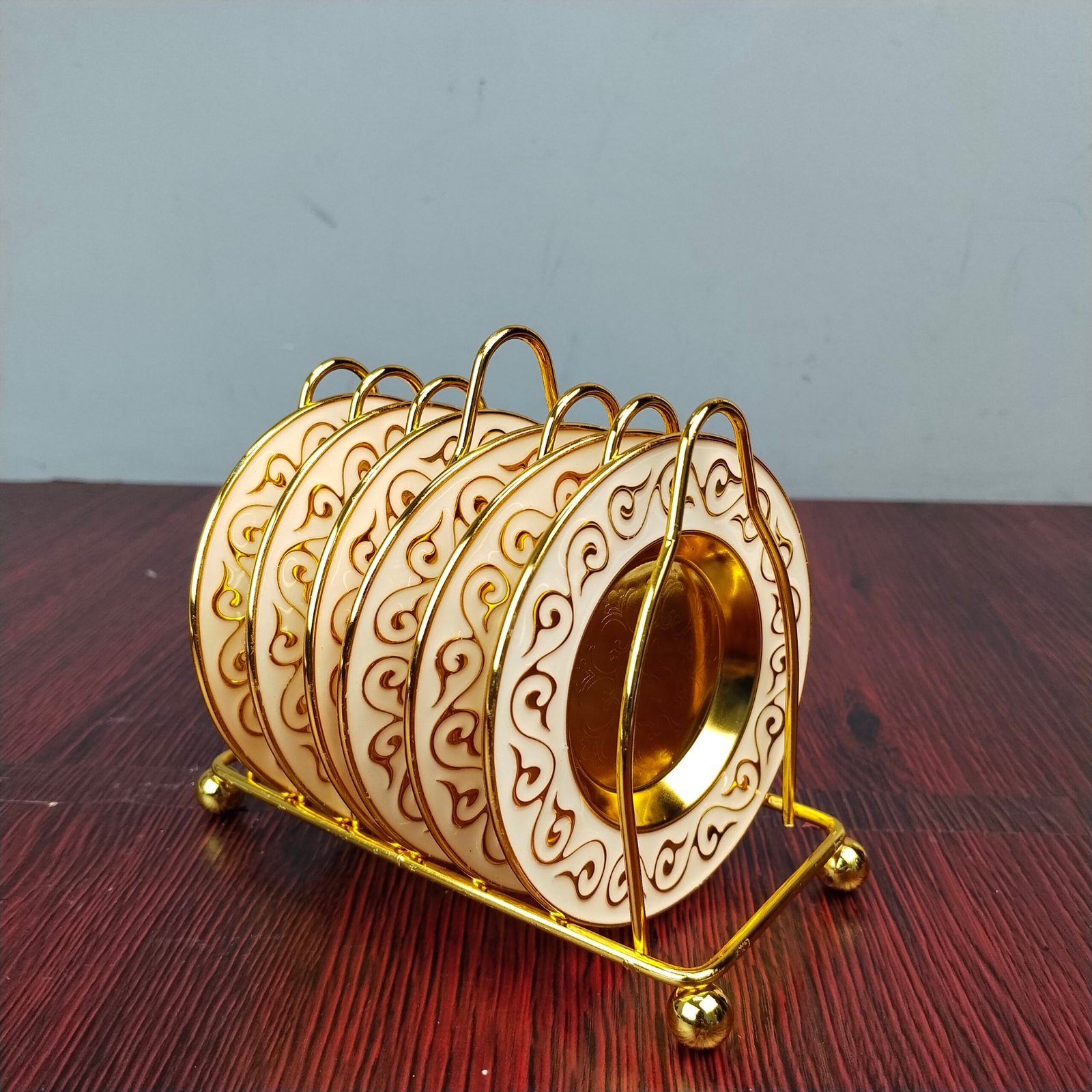 White and Gold Scroll Pattern Mini Serving Plate Set White and Gold Scroll Pattern Mini Serving Plate Set