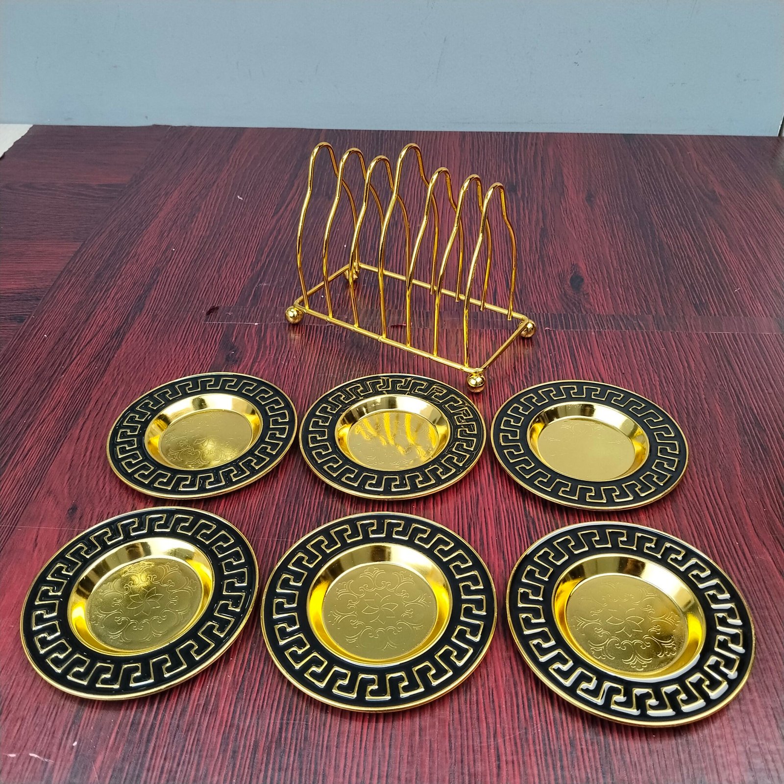 Black and Gold Greek Key Pattern Mini Serving Plate Set Black and Gold Greek Key Pattern Mini Serving Plate Set