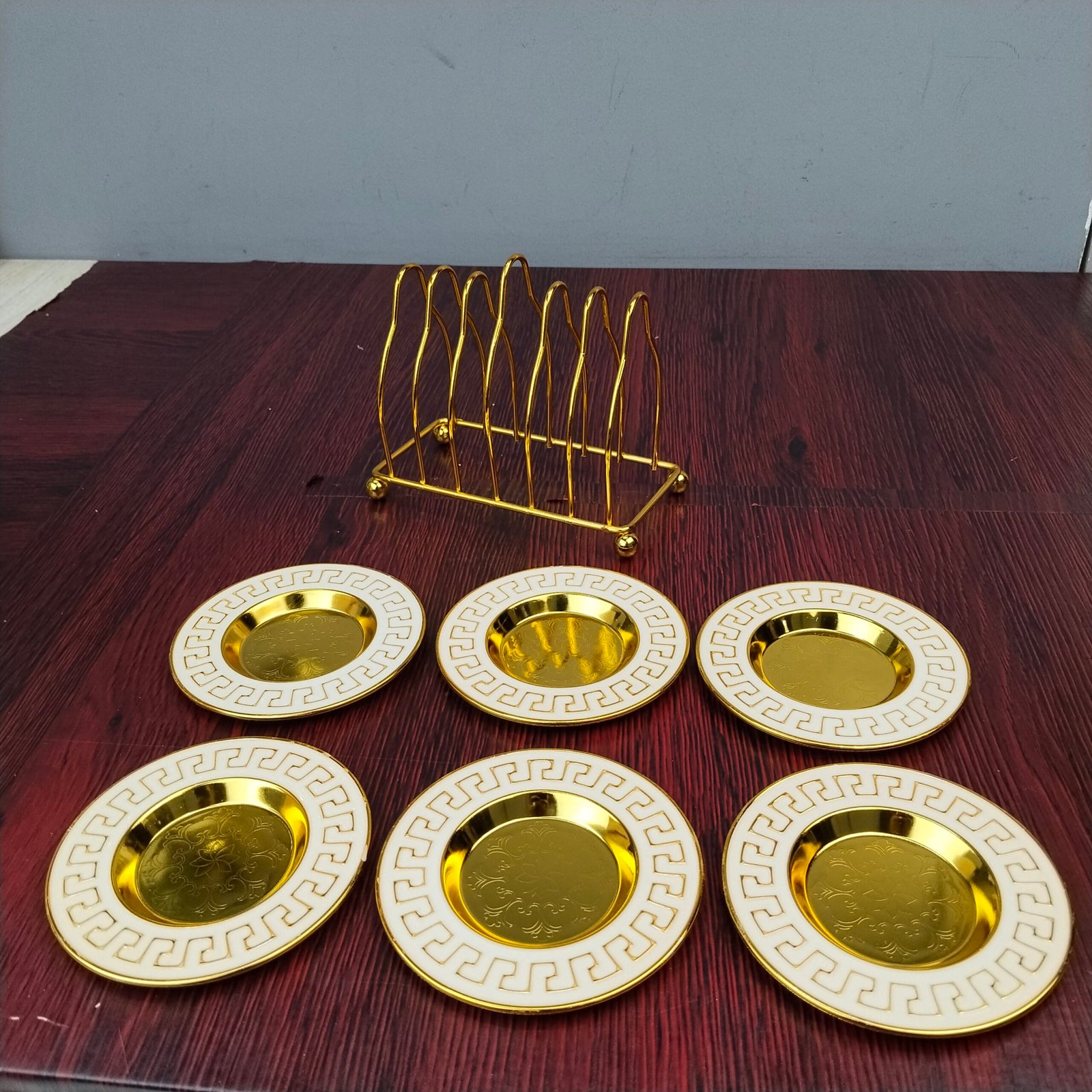 White & Gold Patterned Mini Serving Plate Set White & Gold Patterned Mini Serving Plate Set