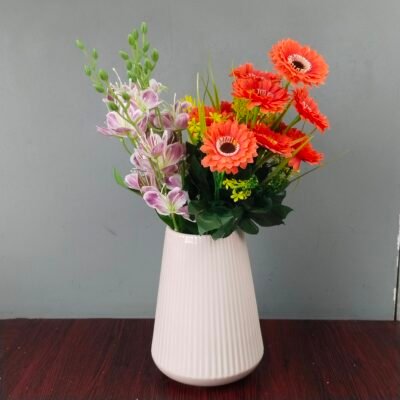 Modern Ribbed Ceramic Flower Vase img 20260901 160402