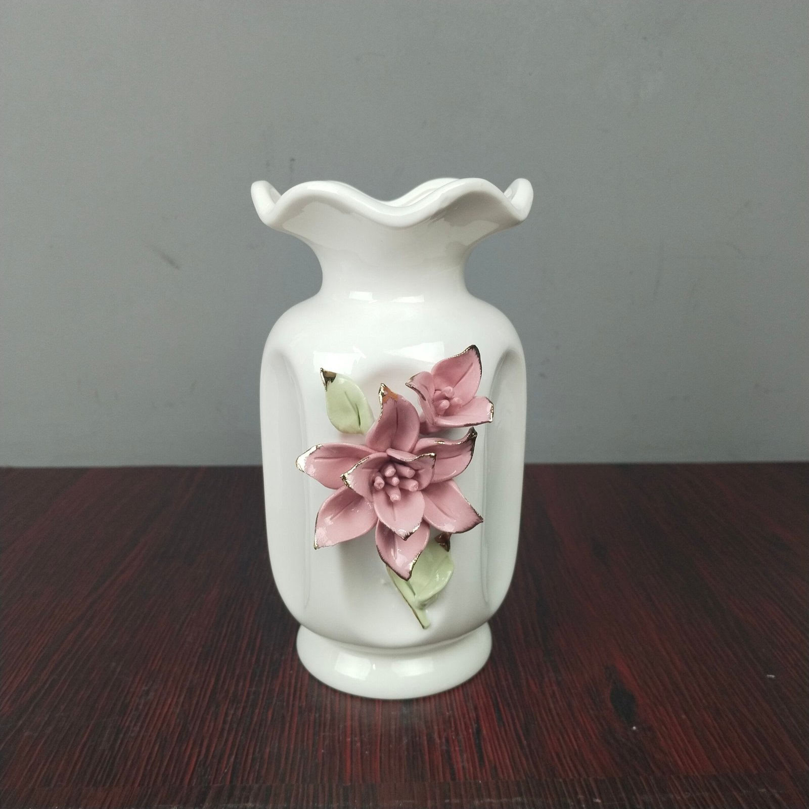 Decorative 3D Floral Ceramic Flower Vase Decorative 3D Floral Ceramic Flower Vase